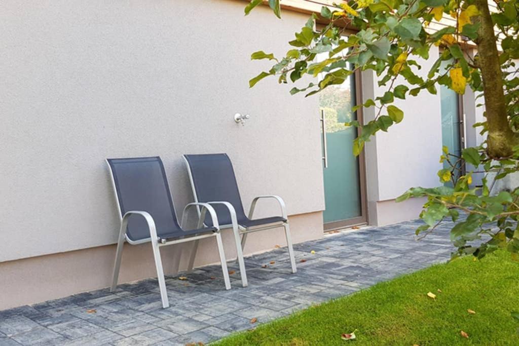 Suite With Back Garden Karlovy Vary Esterno foto