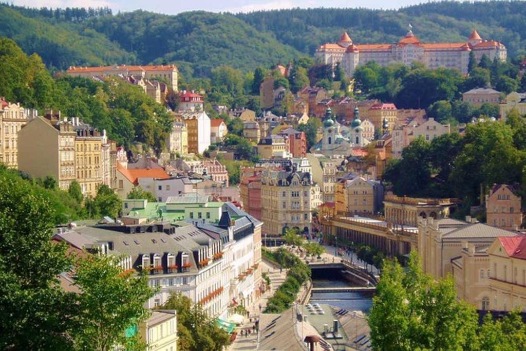 Suite With Back Garden Karlovy Vary Esterno foto